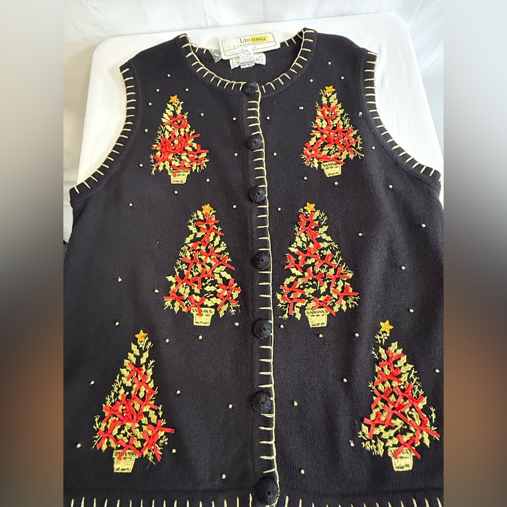 Lisa International VTG NWT Holiday Christmas Vest
W-size 2X Festive Bling